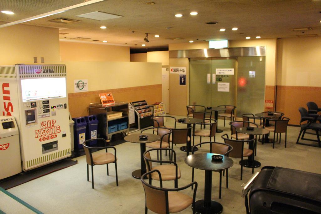 אוסקה Capsule Hotel Asahi Plaza Shinsaibashi מראה חיצוני תמונה