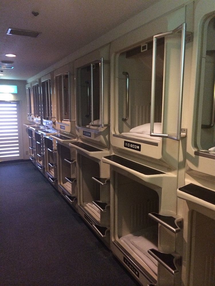 אוסקה Capsule Hotel Asahi Plaza Shinsaibashi מראה חיצוני תמונה