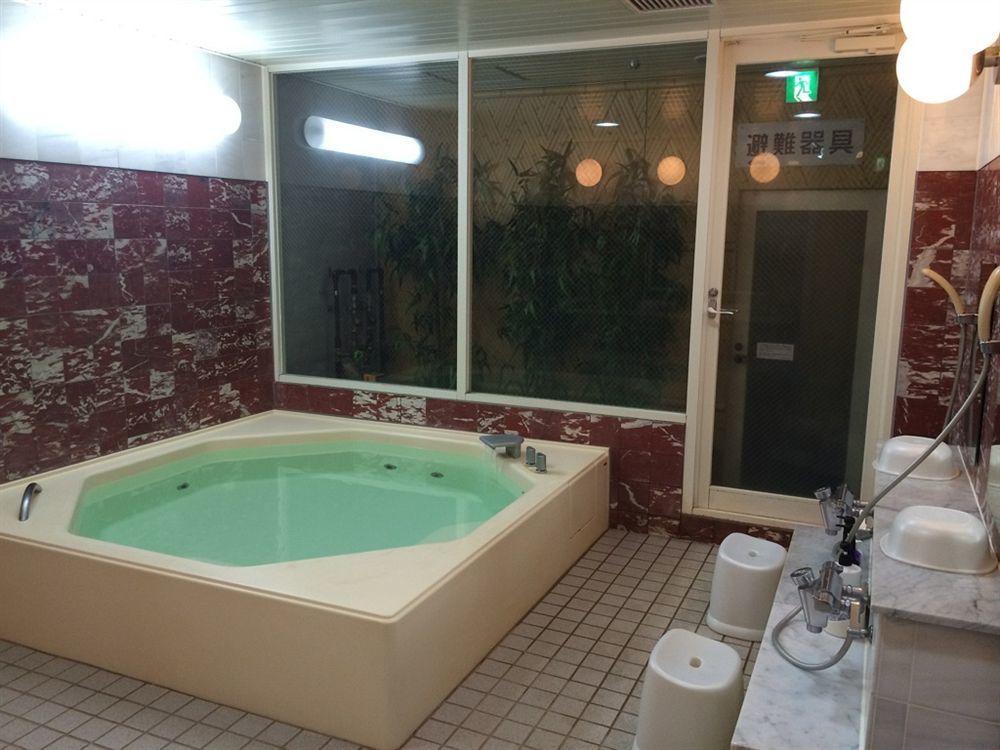 אוסקה Capsule Hotel Asahi Plaza Shinsaibashi מראה חיצוני תמונה