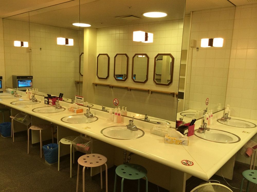 אוסקה Capsule Hotel Asahi Plaza Shinsaibashi מראה חיצוני תמונה