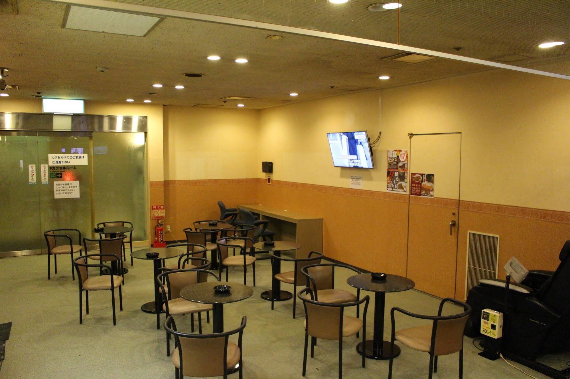 אוסקה Capsule Hotel Asahi Plaza Shinsaibashi מראה חיצוני תמונה
