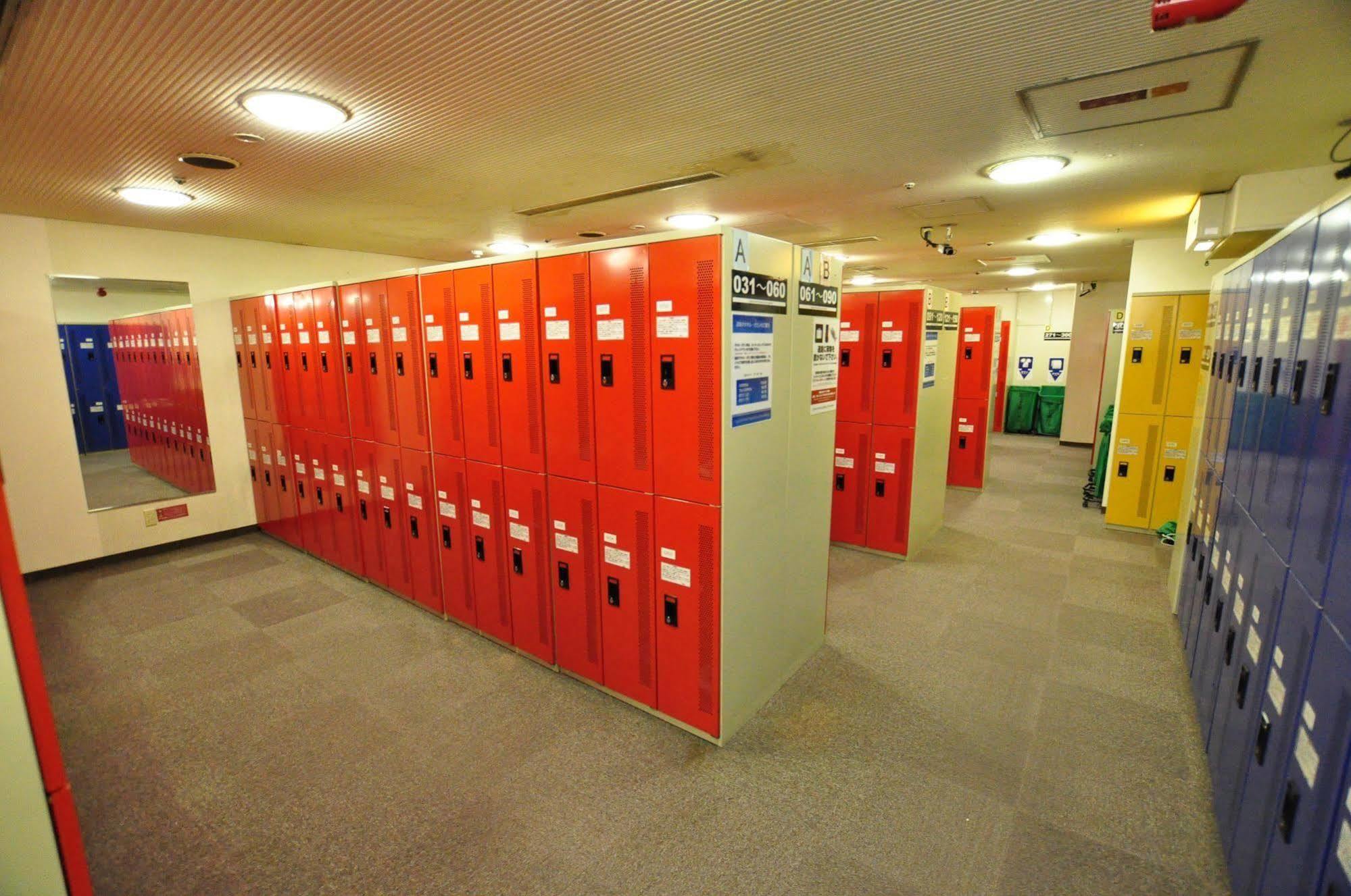 אוסקה Capsule Hotel Asahi Plaza Shinsaibashi מראה חיצוני תמונה