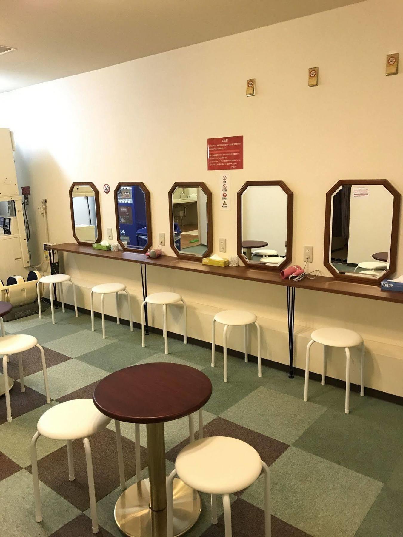 אוסקה Capsule Hotel Asahi Plaza Shinsaibashi מראה חיצוני תמונה