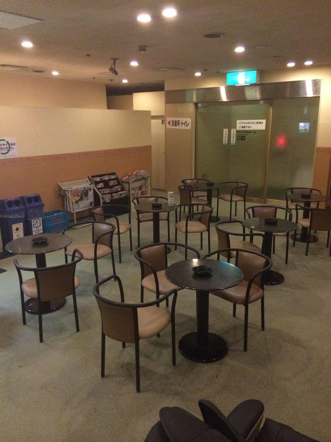 אוסקה Capsule Hotel Asahi Plaza Shinsaibashi מראה חיצוני תמונה